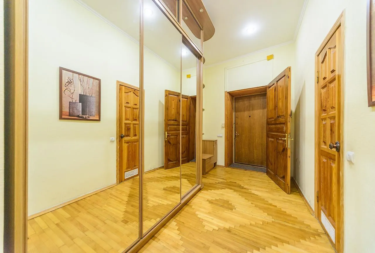 Красивая 3Х Комнатная На Майдане Apartment Kyiv
