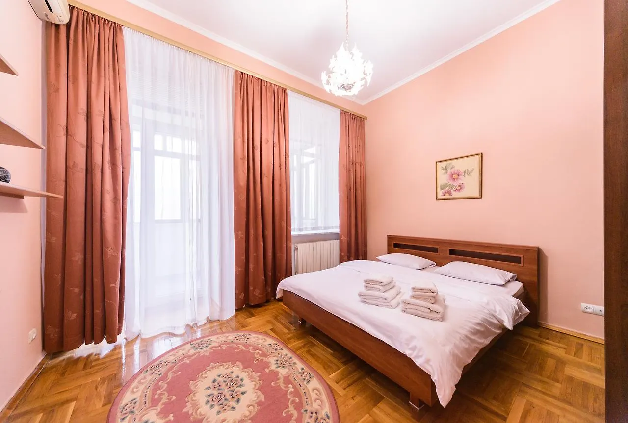 Apartment Красивая 3Х Комнатная На Майдане