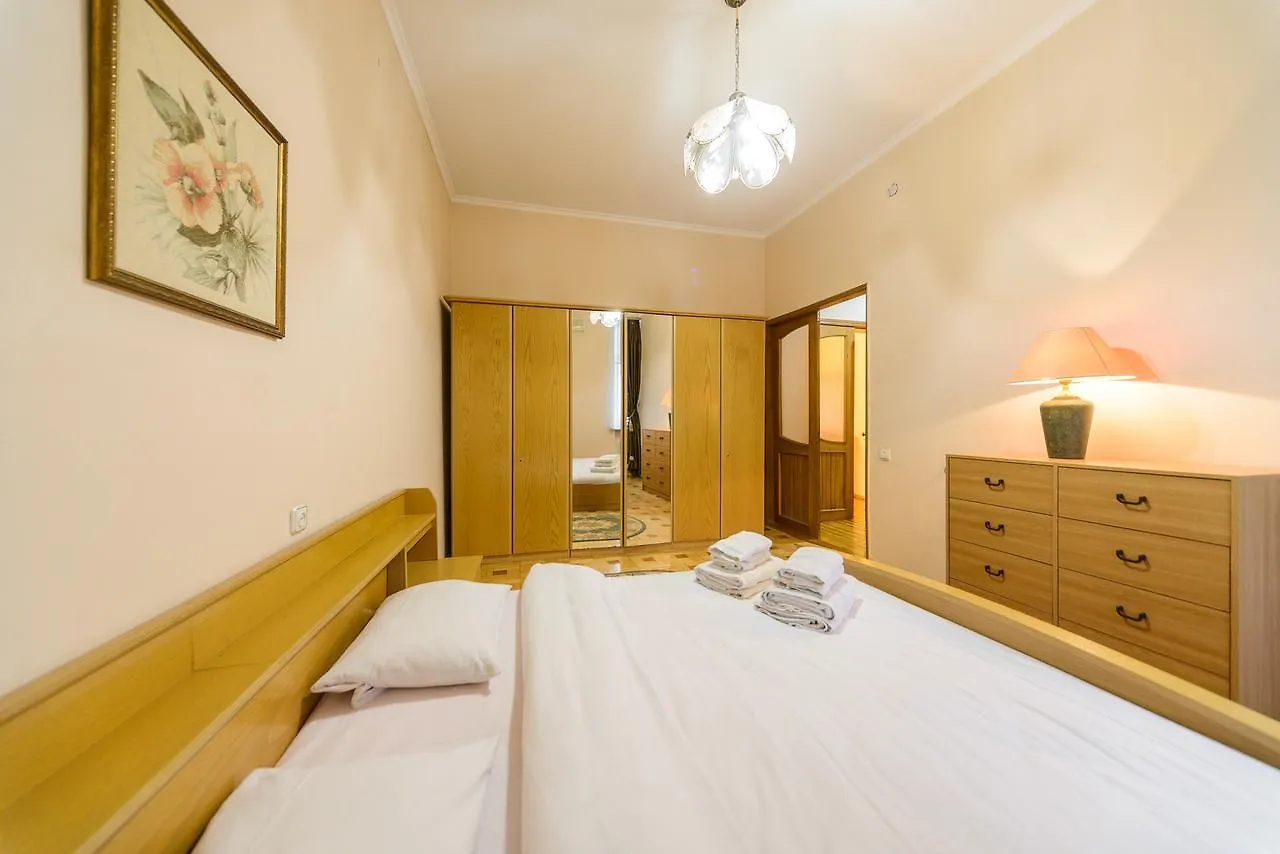 Apartment Красивая 3Х Комнатная На Майдане